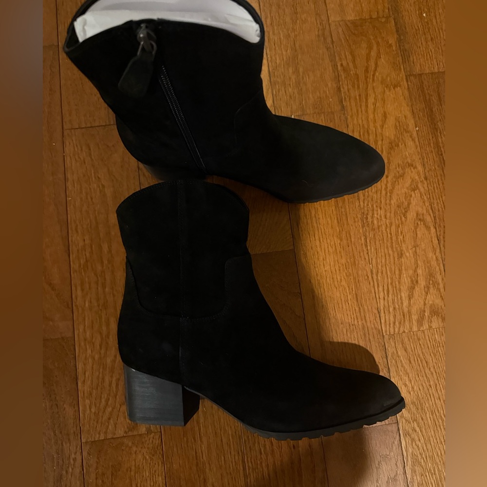 Vionic Bishop Boots — Brand New!